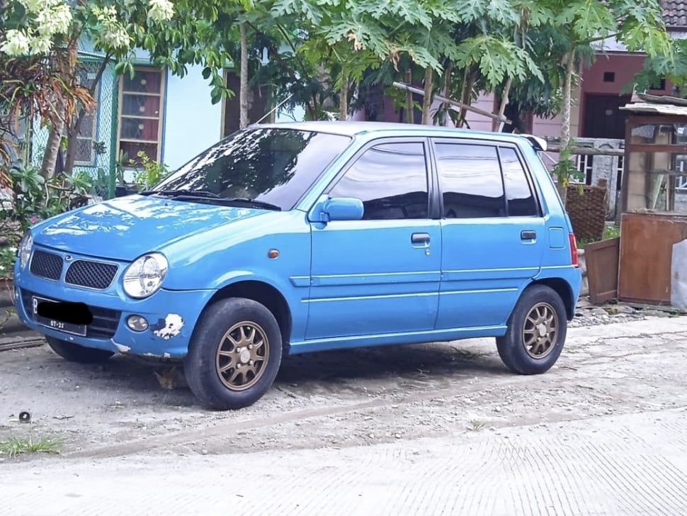 Daihatsu Ceria (2004). (OLX)