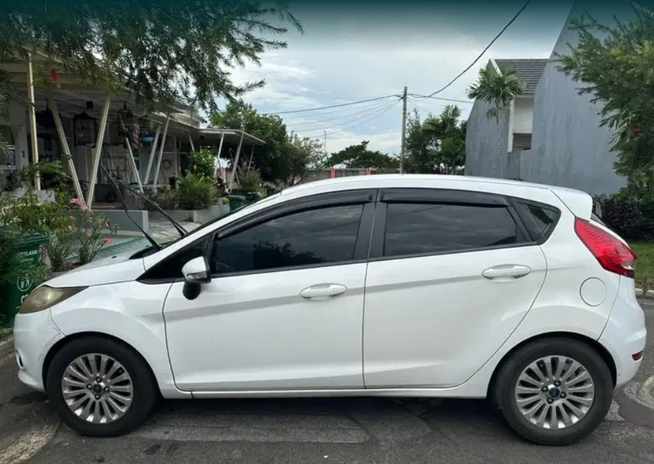 Ford Fiesta (2013) (OLX)