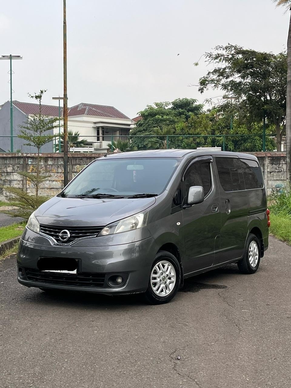 Nissan Evalia (2012). (OLX)