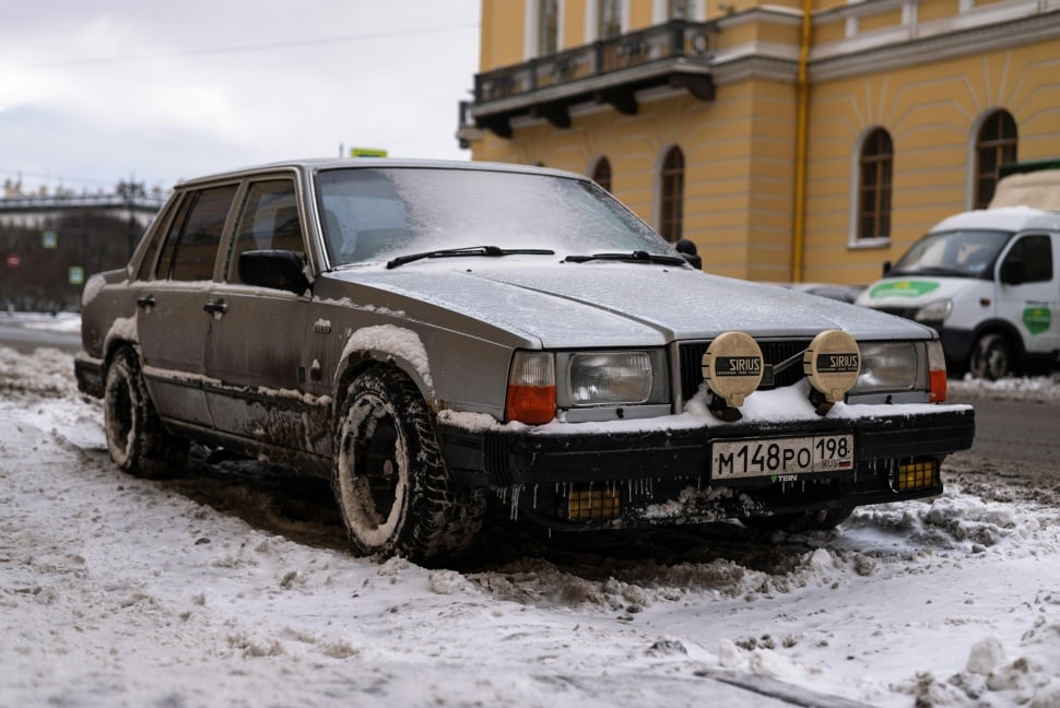 Volvo 740, rekomendasi mobil bekas murah cocok buat drift (unplash/Vitali Adutskevich)