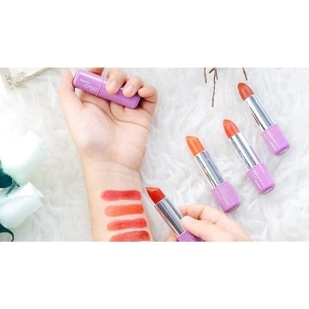 Lipstik jadul.