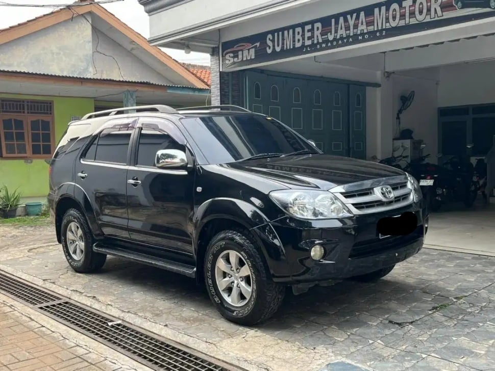 Toyota Fortuner 2.7 G (2007). (OLX)