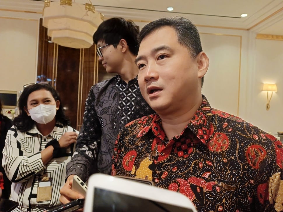 Head of Investment Product & Advisory PT Bank DBS Indonesia, Djoko Soelistyo dalam media group discussion "DBS Treasures: Trusted Partner for Global Wealth" di Jakarta, Kamis, (19/6/2025). (Dok: Suara.com)