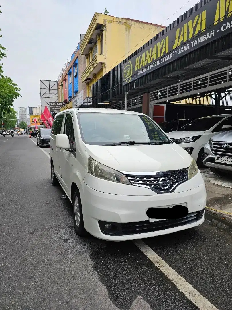 Nissan Evalia (2013). (OLX)