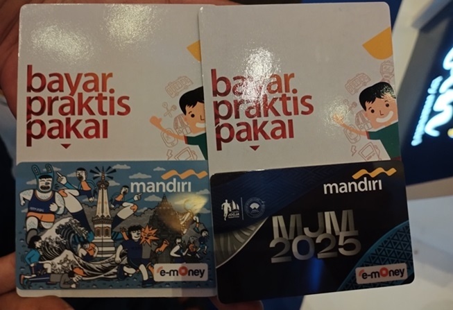 Kartu e-money Mandiri edisi khusus Mandiri Jogja Marathon 2025 (Suara.com/Rosiana)