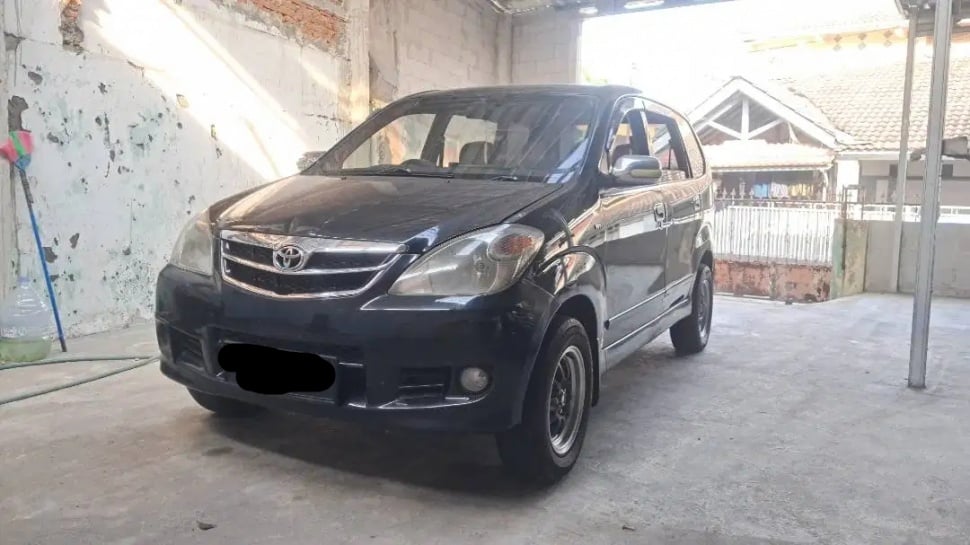 Toyota Avanza (2010). (OLX)