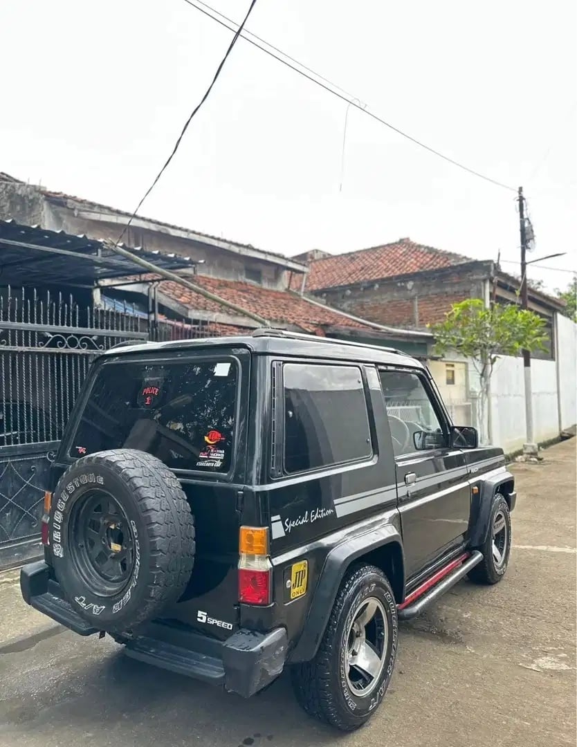 Daihatsu Feroza (1994). (OLX)