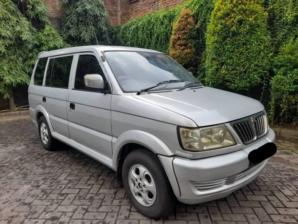 Mitsubishi Kuda (2003). (OLX)