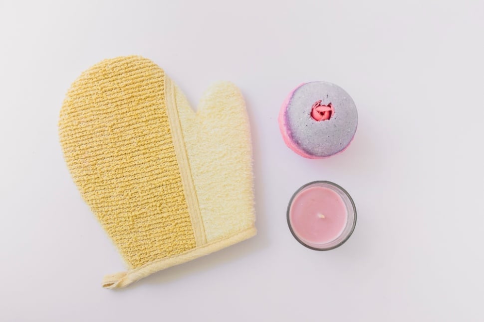 Ilustrasi Bath Gloves untuk Eksfoliasi Badan. (Freepik)