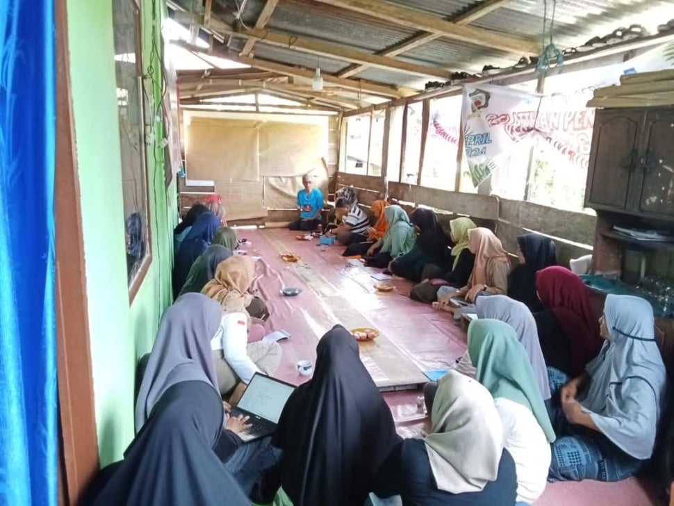 Aktivitas dari Serikat Perempuan Bajiminasa di Desa Bajiminasa, Kecamatan Rilau Ale, Kabupaten Bulukumba, Sulawesi Selatan.(Dokumentasi pribadi)