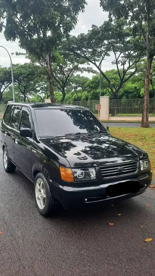 Toyota Kijang (1997). (OLX)