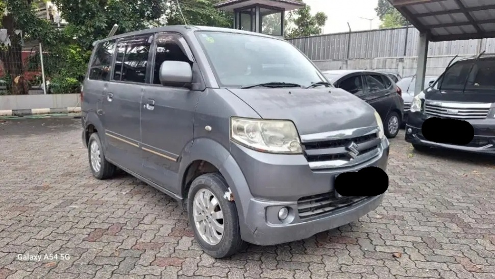 Suzuki APV (2010). (OLX)