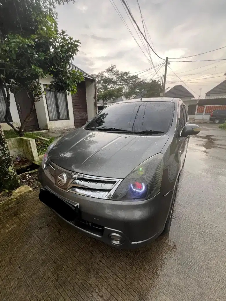 Nissan Grand Livina (2008)