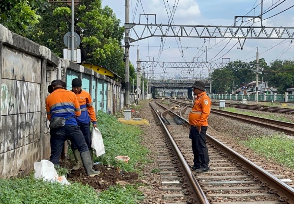 Lokasi prostitusi liar di sekitar Stasiun Jatinegara, Jakarta Timur. [Suara.com/Yasir]