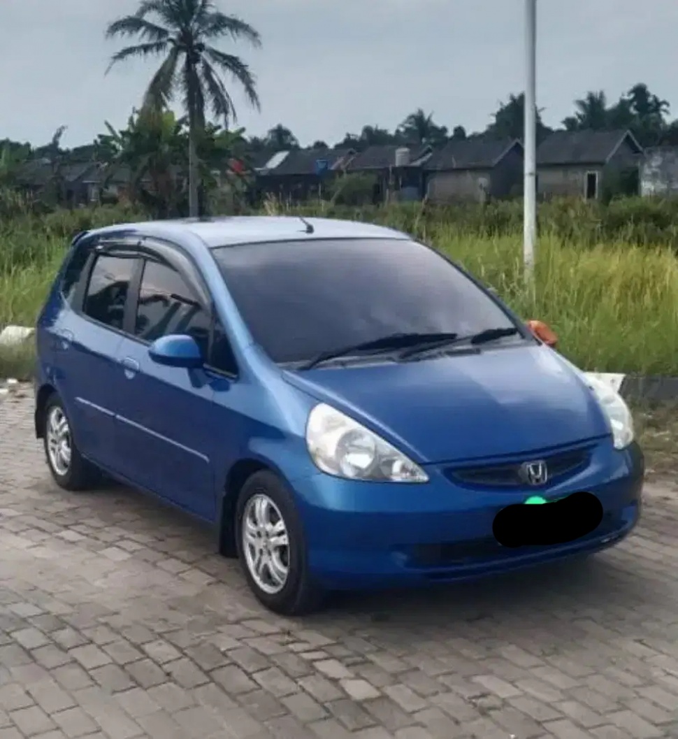Honda Jazz (2005). (OLX)