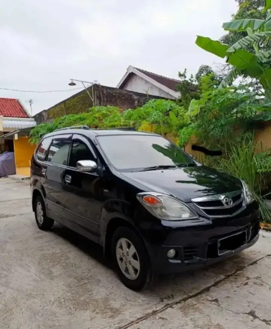 Toyota Avanza (2009). (OLX)