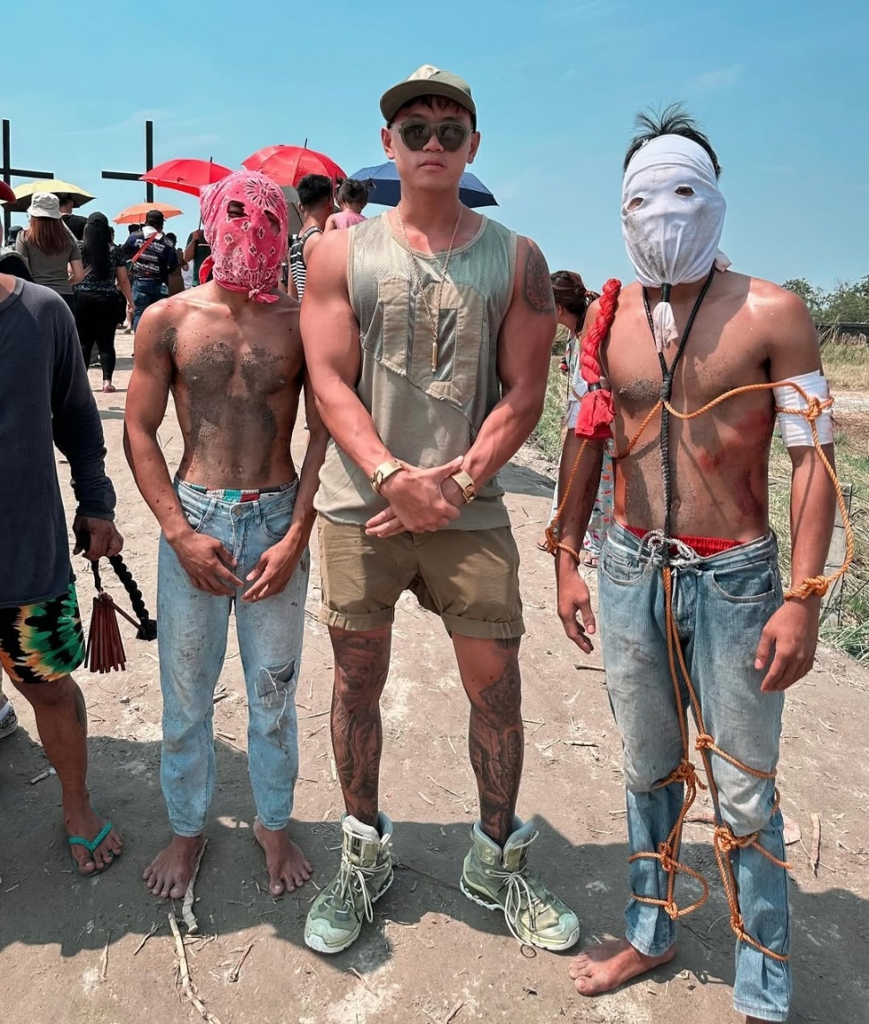 Arnold Putra (tengah) [Instagram/arnoldputra]
