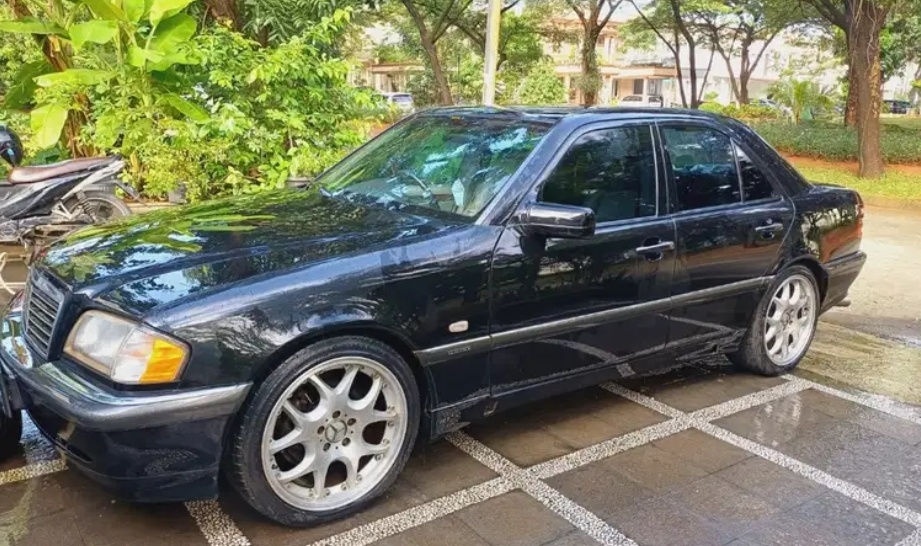 Mercedes-Benz W202 (OLX)