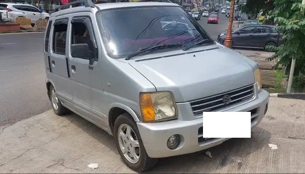 Rekomendasi mobil bekas matic di bawah Rp50 juta. (OLX)