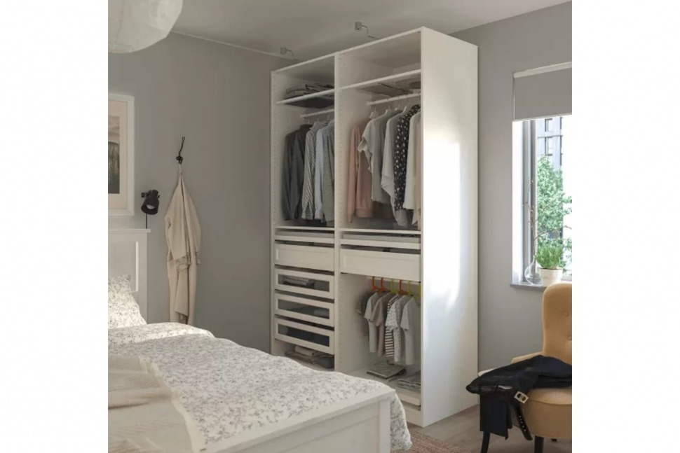Inspirasi lemari pakaian untuk kamar tidur minimalis. (Ikea)