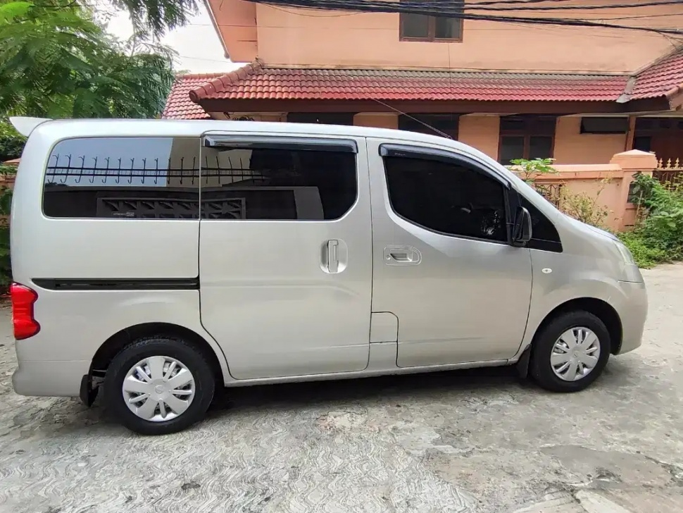 Nissan Evalia (2016). (OLX)