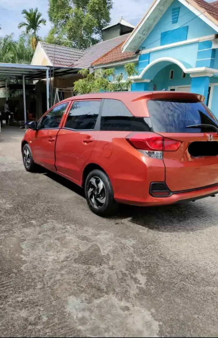 Honda Mobilio (2016). (OLX)