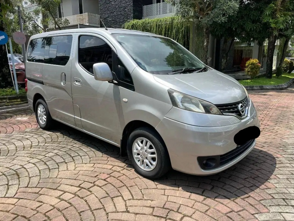 Nissan Evalia (2012). (OLX)