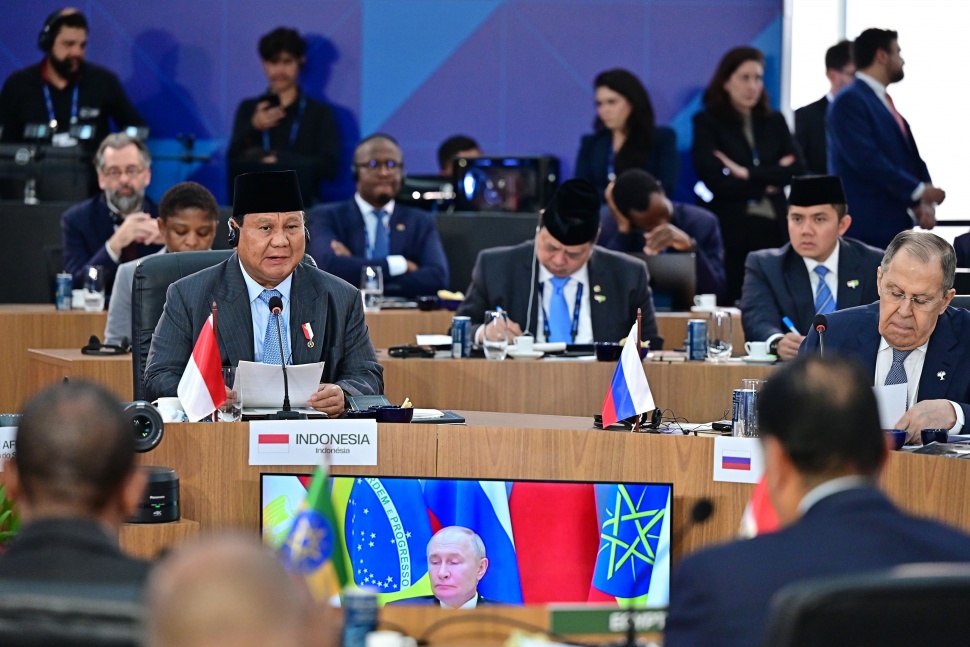 Presiden Prabowo Subianto menyampaikan sikap Indonesia terkait isu perdamaian dunia di sesi pleno Konferensi Tingkat Tinggi atau KTT BRICS 2025 di Museum of Modern Art (MAM), Rio de Janeiro, Brasil, Minggu (6/7/2025). [Foto: Biro Pers Sekretariat Presiden]