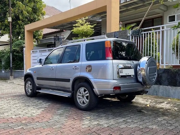 Mobil bekas Honda CRV RD1. (OLX)