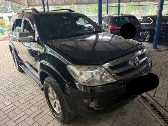 Toyota Fortuner (2007). (OLX)
