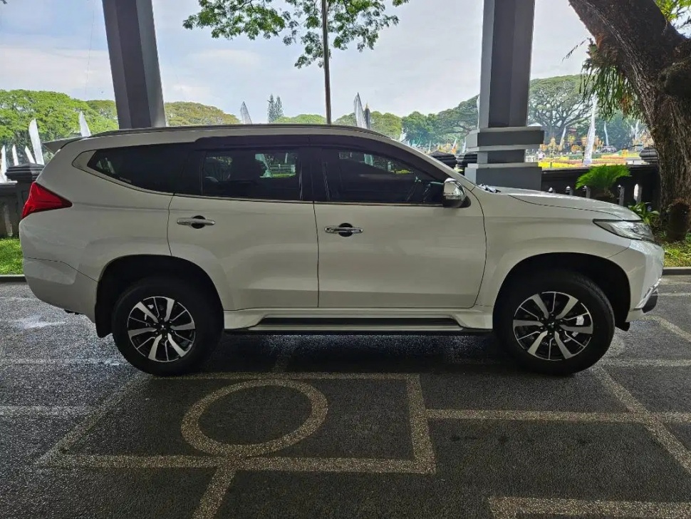 Mitsubishi Pajero Sport (2017). (OLX)