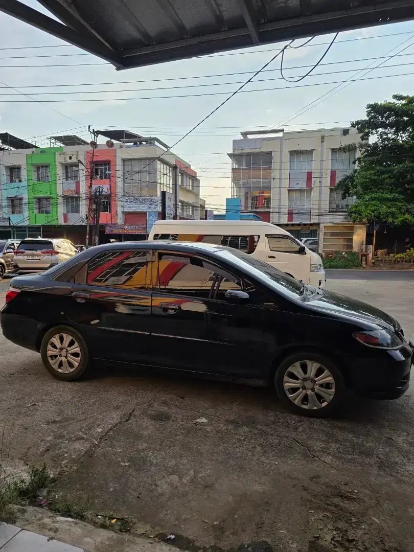 Honda City (2008). (OLX)