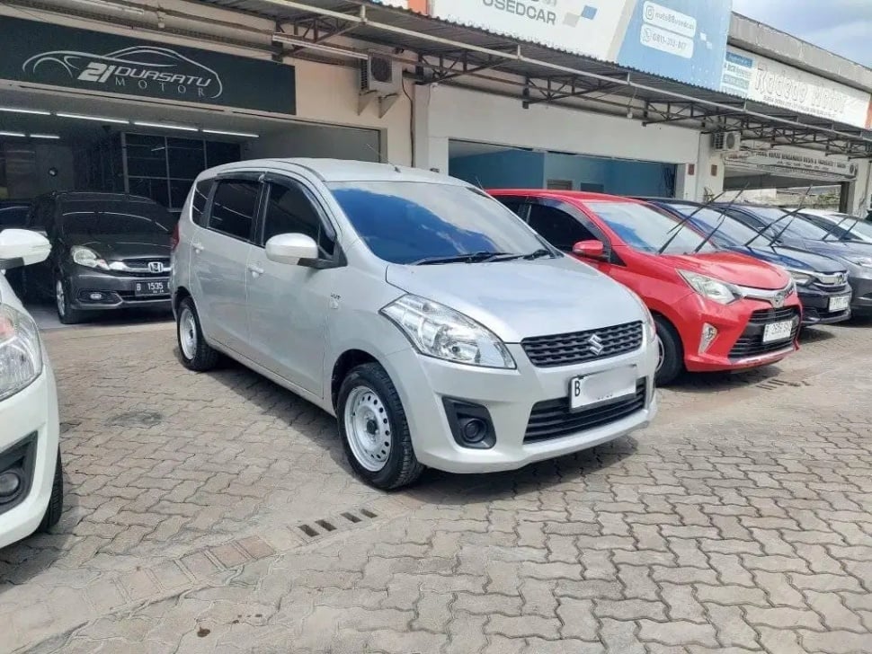 Suzuki Ertiga (2014). (OLX)
