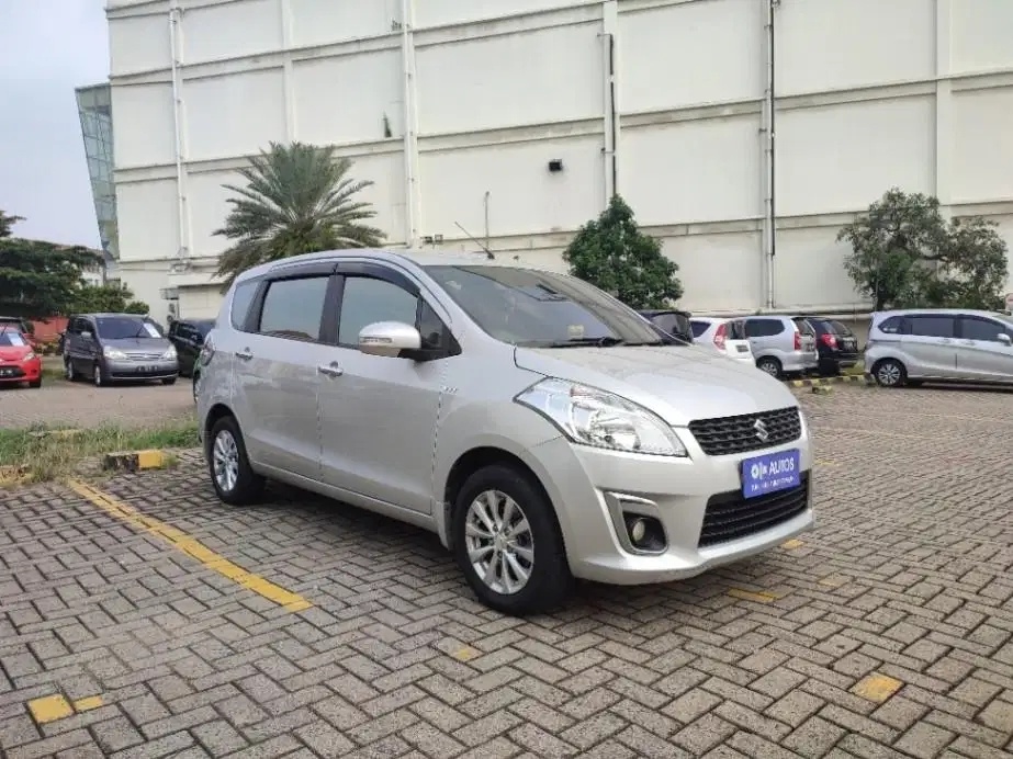 Suzuki Ertiga (2016). (OLX)