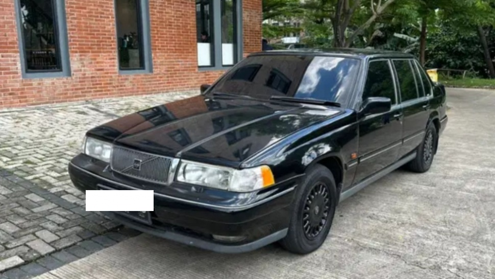Mobil bekas sedan Eropa. (OLX)