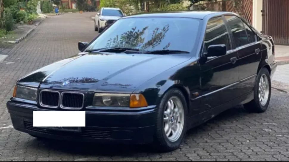Mobil bekas sedan Eropa. (OLX)