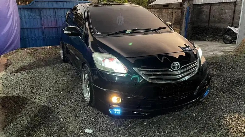 Mobil bekas Rp100 jutaan. (OLX)