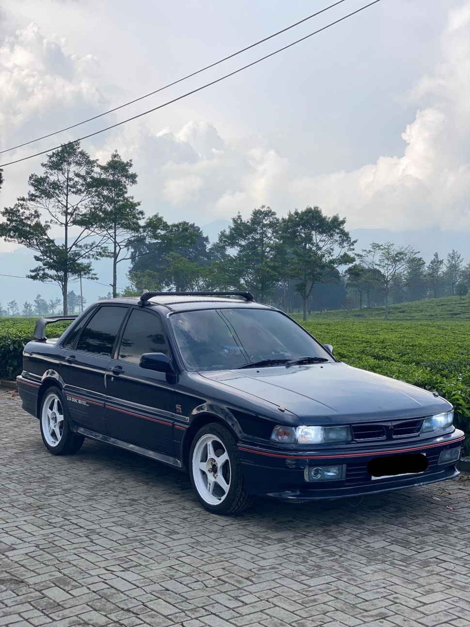 Mitsubishi Eterna (1993). (OLX)