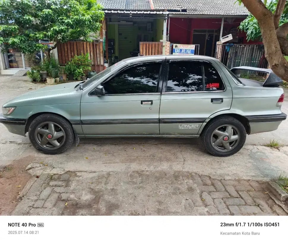 Mitsubishi Lancer (1992). (OLX)
