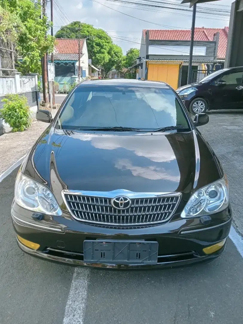 Toyota Camry (2004). (OLX)