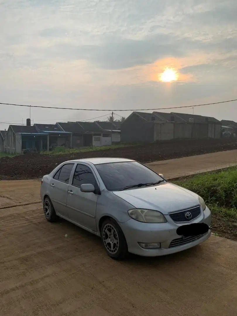 Toyota Vios (2004). (OLX)