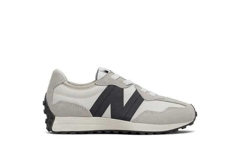 New Balance 327.