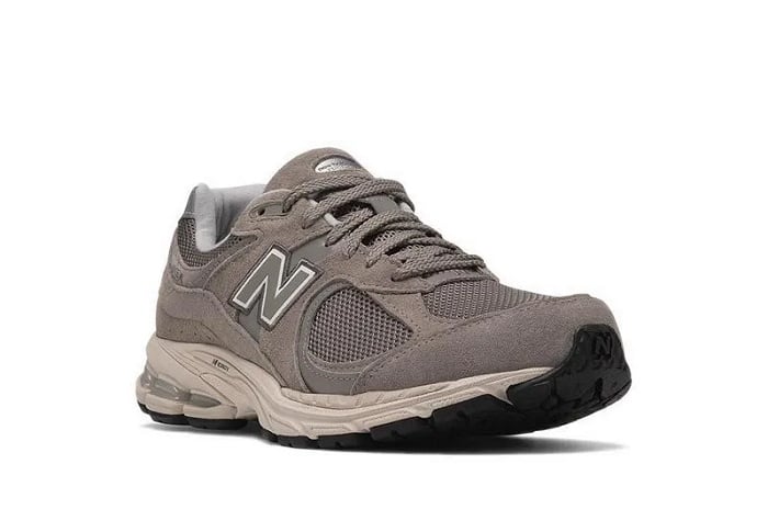 New Balance 2002R.