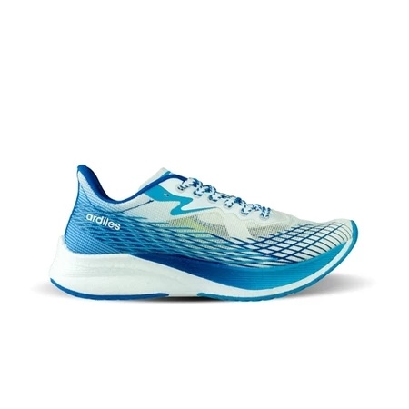 Sepatu karbon lokal. (Shopee)