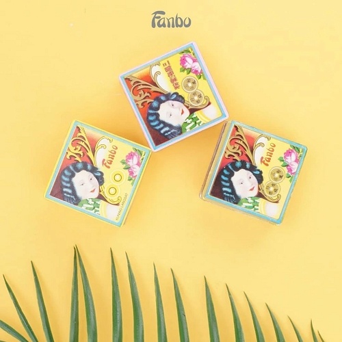 Bedak legendaris - Fanbo Hoitong Powder. (Shopee)