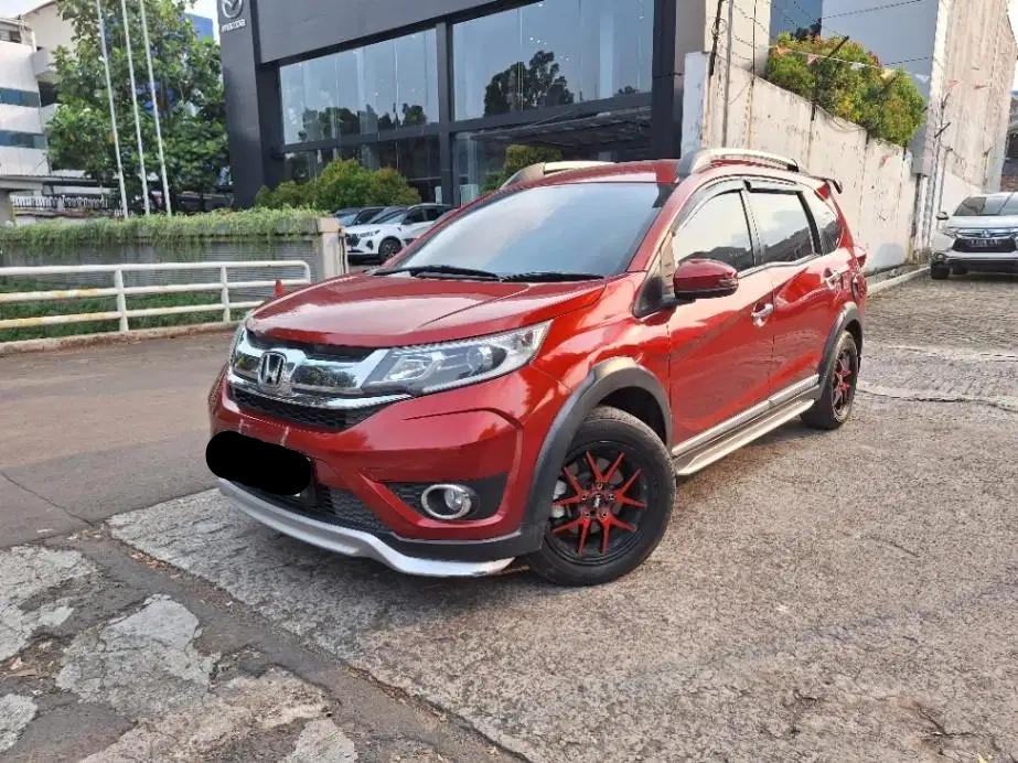 Honda BRV (2016). (OLX)