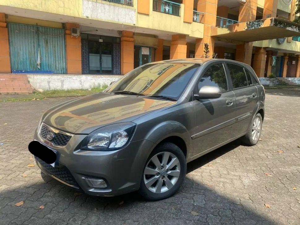 Kia Rio (2011). (OLX)