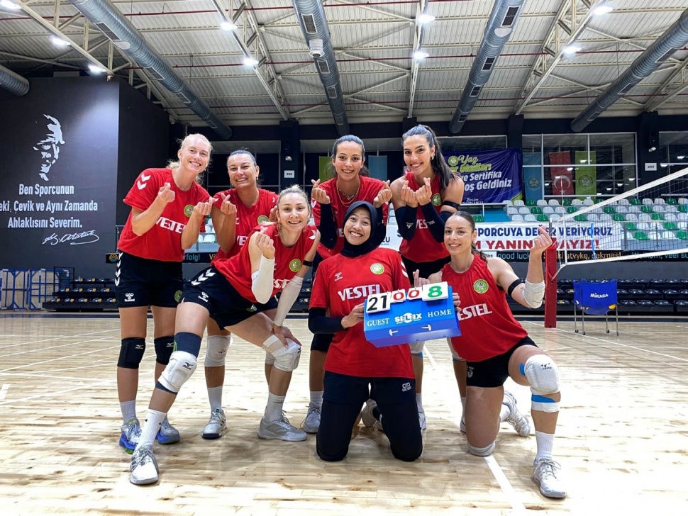 Megawati Hangestri di tim liga Turki, Manisa BBSK (ig/manisabbsk_voleybol)