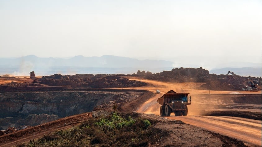 Ilustarsi - Siapa Saja Pemegang Saham Terbesar PT Merdeka Gold Resources Tbk /freepik