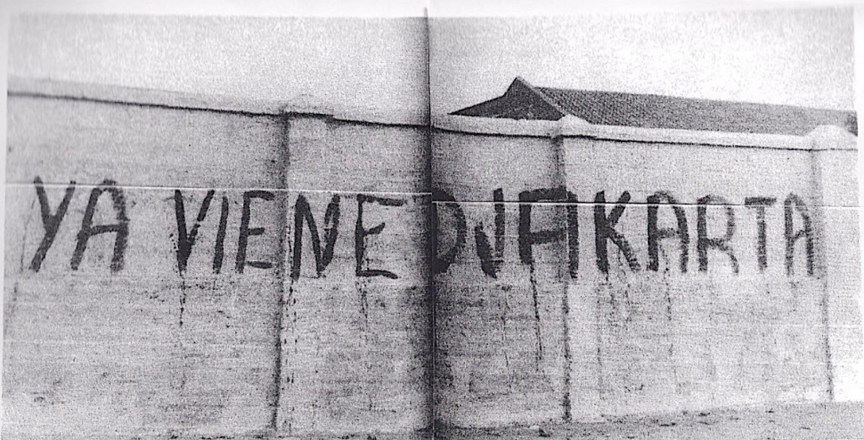 Tulisan 'Ya Viene Djakarta' atau 'Jakarta segera datang' banyak terdapat di dinding jalanan Kota Santiago, Chile, jepang kudeta militer terhadap Presiden Salvador Allende, 11 September 1973. [dokumentasi]